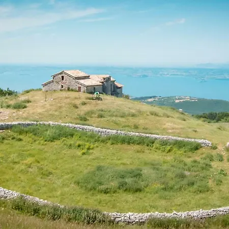 Monte Baldo بيت شباب *