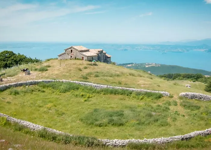 Monte Baldo Хостел *
